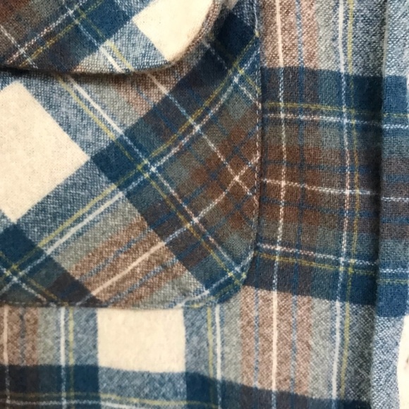Vintage Men’s Blue Pendleton Shirt - Picture 4 of 11